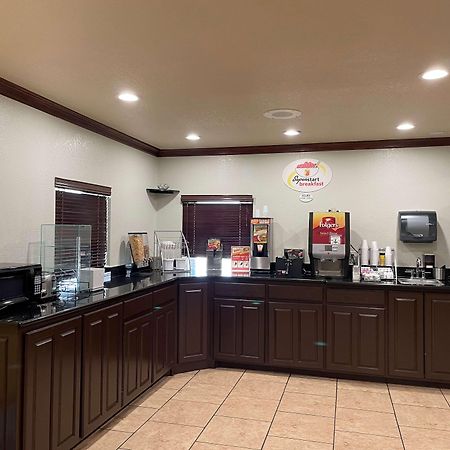 Super 8 By Wyndham Amarillo Central Tx Bagian luar foto
