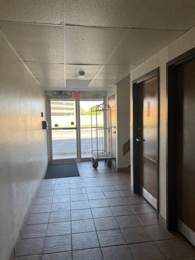 Super 8 By Wyndham Amarillo Central Tx Bagian luar foto