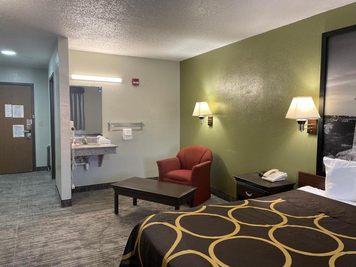 Super 8 By Wyndham Amarillo Central Tx Bagian luar foto