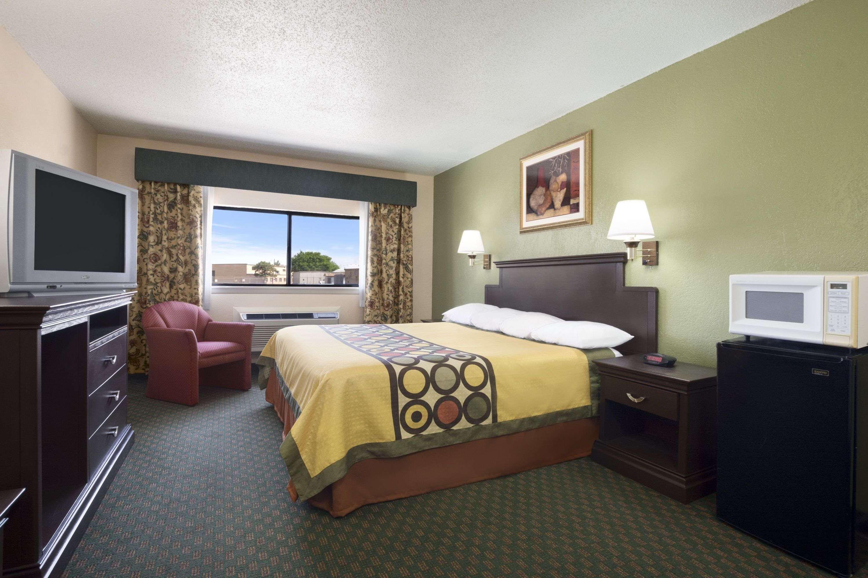 Super 8 By Wyndham Amarillo Central Tx Bagian luar foto