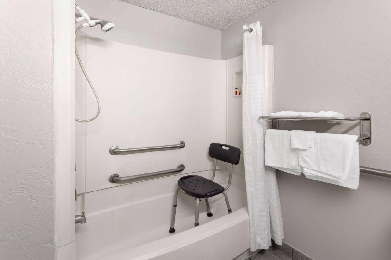 Super 8 By Wyndham Amarillo Central Tx Bagian luar foto