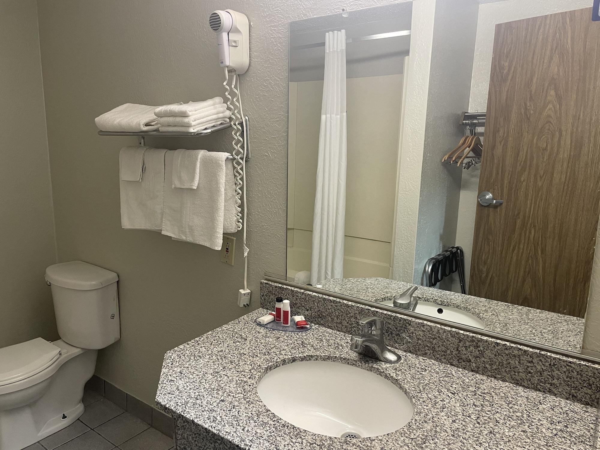 Super 8 By Wyndham Amarillo Central Tx Bagian luar foto