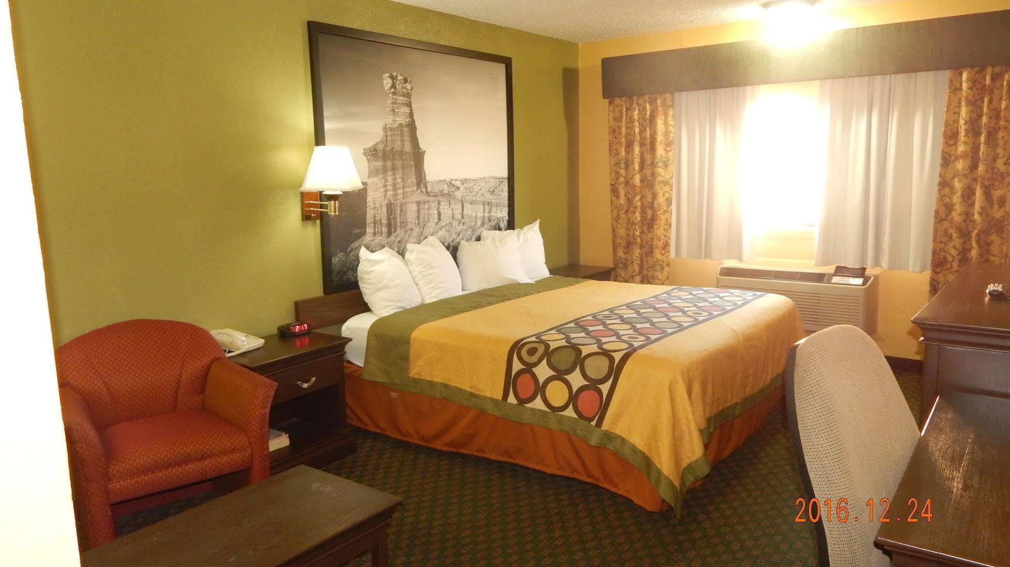 Super 8 By Wyndham Amarillo Central Tx Bagian luar foto